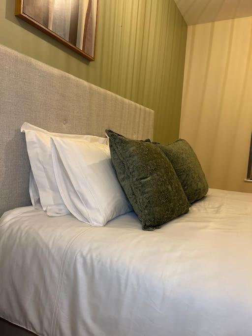 Central Birmingham City Apartment -Smart Tv - Free Parking Onsite Εξωτερικό φωτογραφία