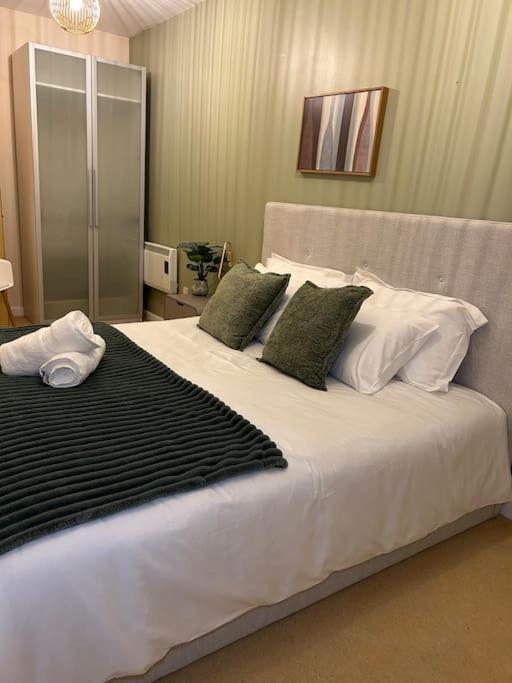 Central Birmingham City Apartment -Smart Tv - Free Parking Onsite Εξωτερικό φωτογραφία