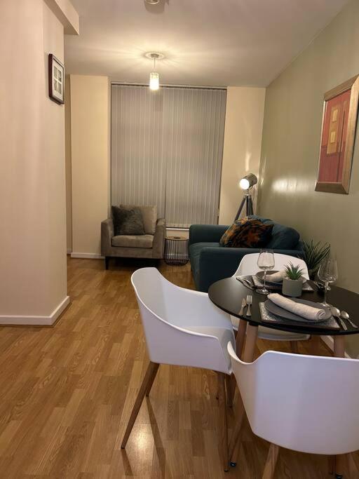 Central Birmingham City Apartment -Smart Tv - Free Parking Onsite Εξωτερικό φωτογραφία