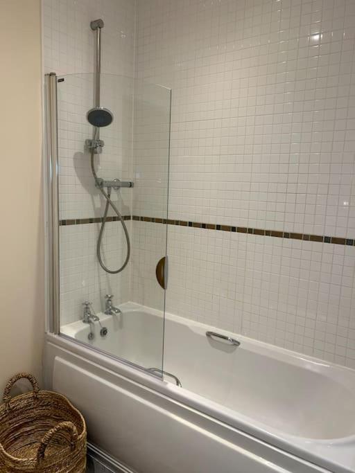 Central Birmingham City Apartment -Smart Tv - Free Parking Onsite Εξωτερικό φωτογραφία